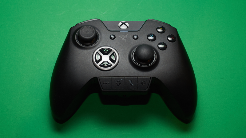 An added bonus, the Wolverine Ultimate is the only controller with a full communication module. It makes it easy to mute chat.